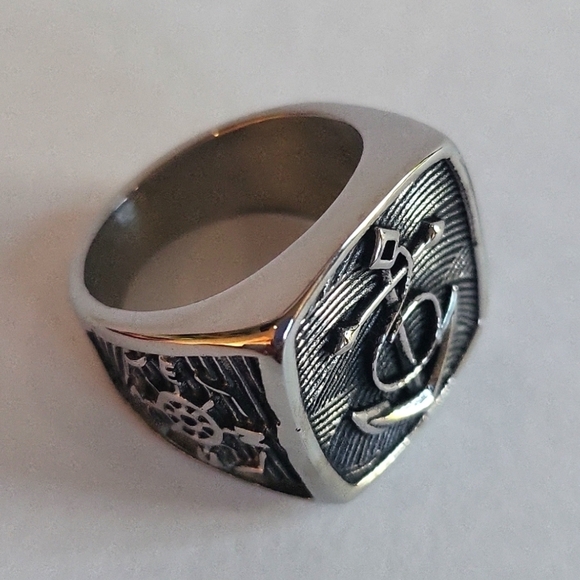 1082- Nautical Anchor Stainless Steel Men’s Ring Size 9 NWT - Picture 2 of 7